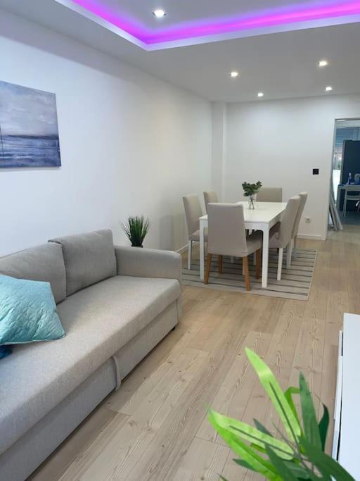 Lovely 2 Bedroom Apartment In South Lisbon Barreiro  Exterior photo