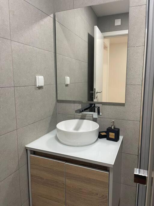 Lovely 2 Bedroom Apartment In South Lisbon Barreiro  Exterior photo