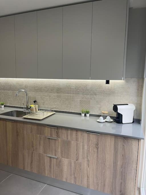 Lovely 2 Bedroom Apartment In South Lisbon Barreiro  Exterior photo